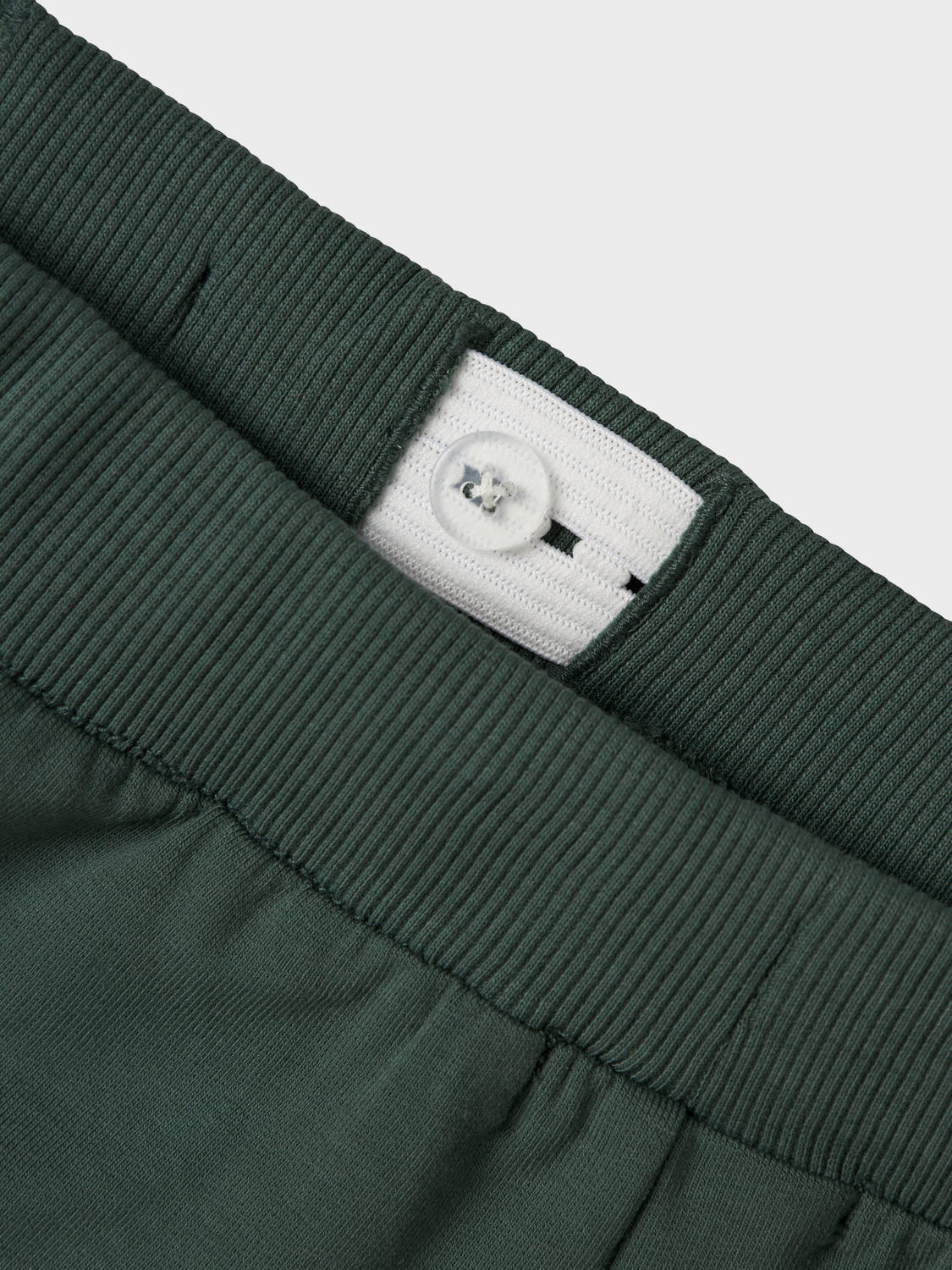 model_shot-front_full